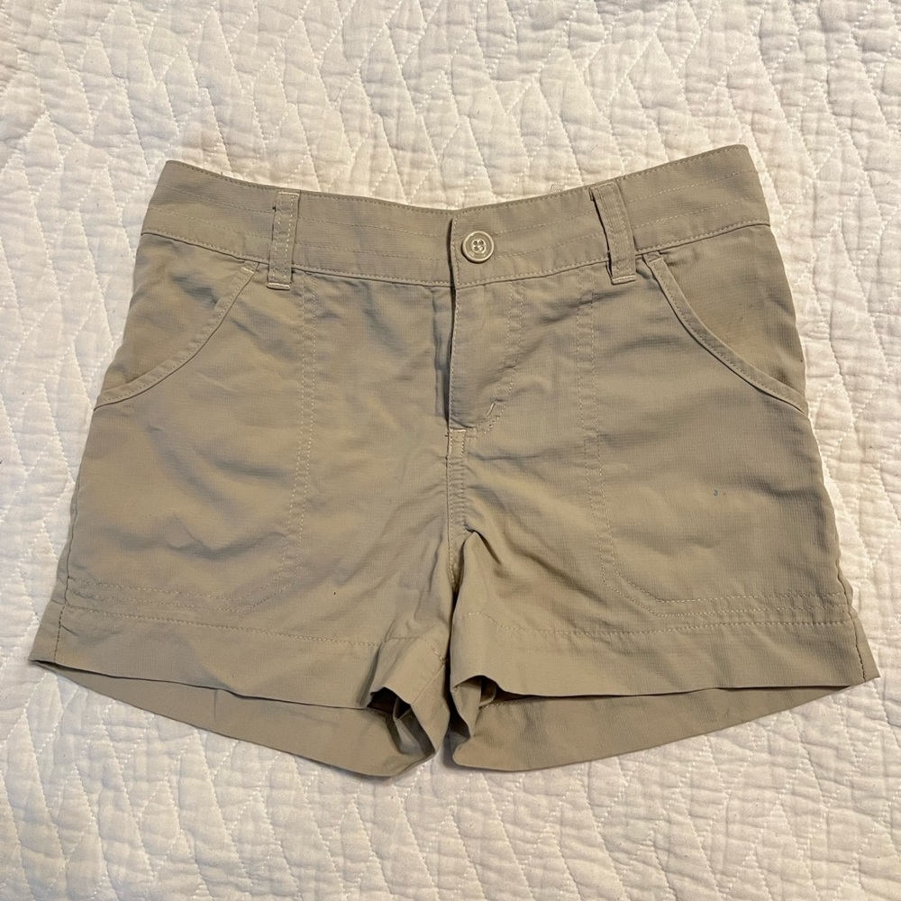 Girl’s Columbia Omni-shade button-up/zip shorts, size 6/6x with adjustable waist